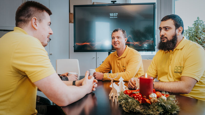 Foto: Servicetechniker bei Besprechung